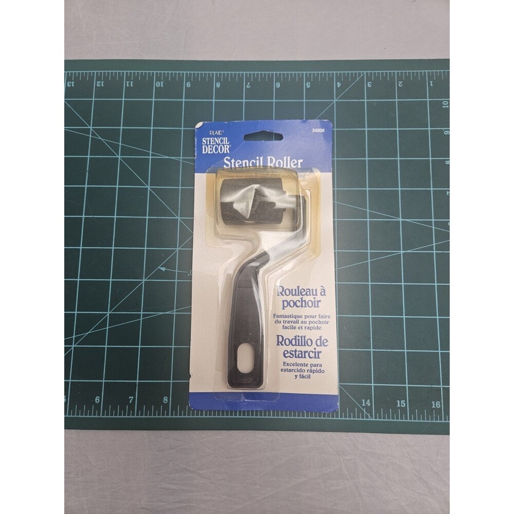 Vintage 1997 Plaid Stencil Roller 34006